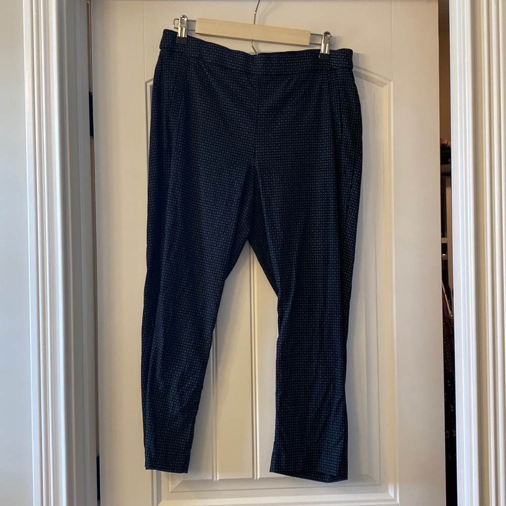 Elle pull on casual cropped dress pants